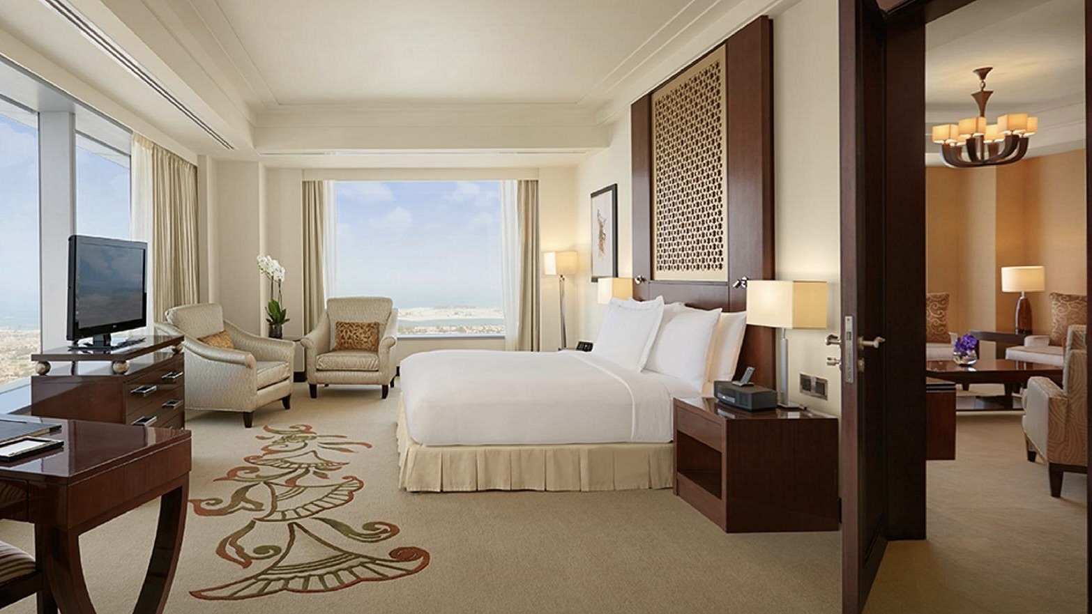 conrad-dubai suite with views 5-star hotels in Dubai